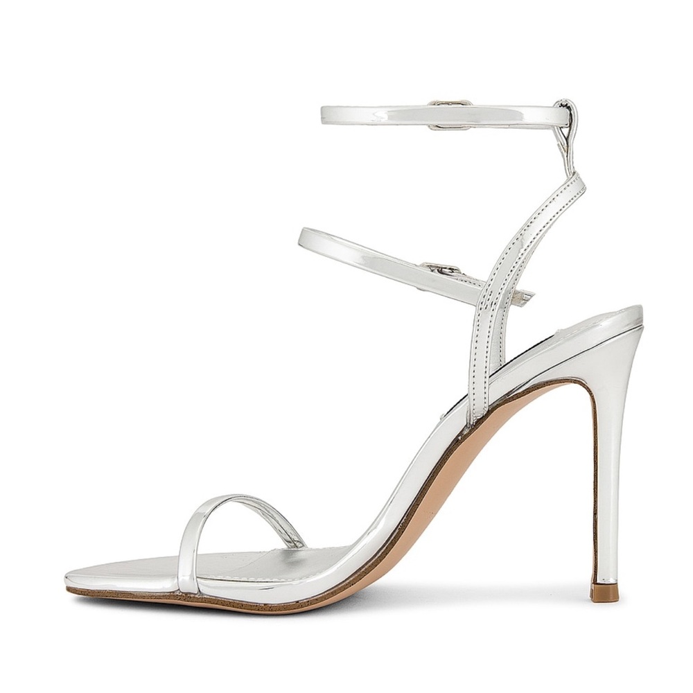 NWT Steve Madden silver size 8 Theresa sandal heel